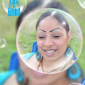 Meet your Posher, Ebony